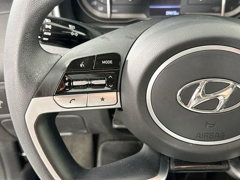 Used 2023 Hyundai Tucson SE image 18