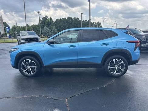 Certified 2025 Chevrolet Trax RS FWD image 5