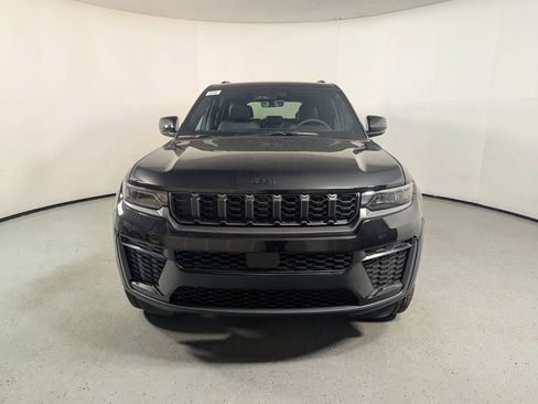 New 2026 Jeep Grand Cherokee Altitude RWD image 2
