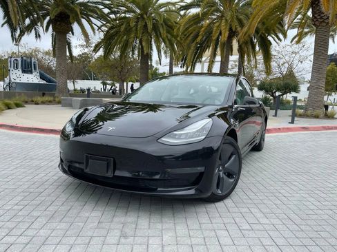 Used 2019 Tesla Model 3 Standard Range Plus RWD image 2