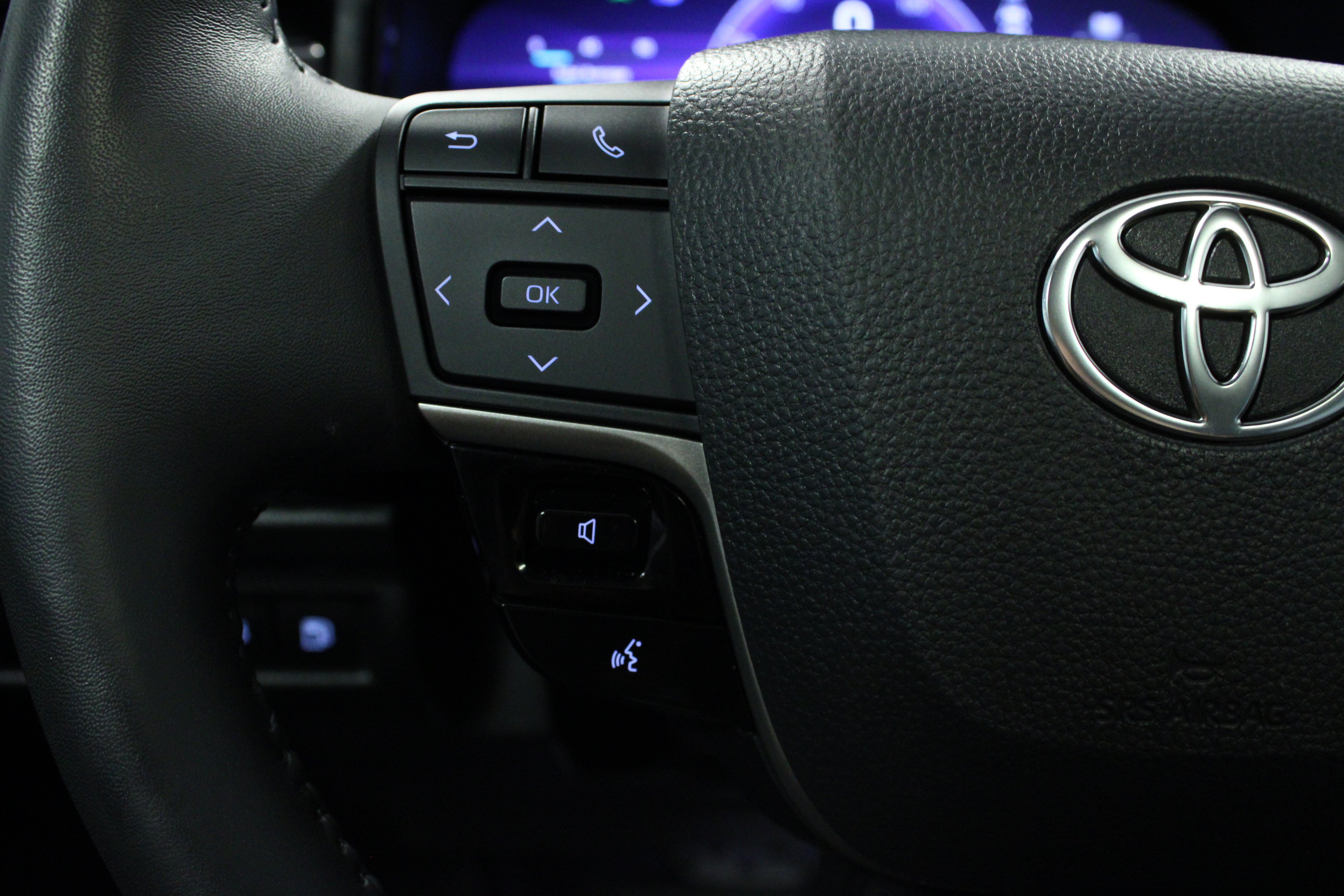 Used 2025 Toyota Camry XSE AWD/4WD image 19