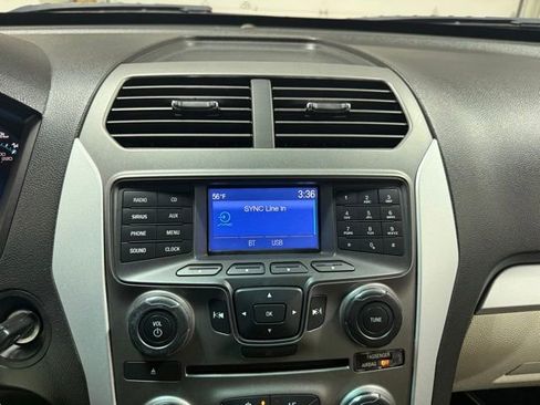 Used 2014 Ford Explorer XLT image 17