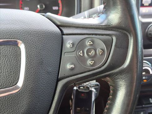 Used 2015 GMC Canyon SLE w/ All-Terrain Package RWD image 5