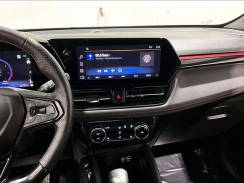 Used 2025 Chevrolet TrailBlazer RS w/ Convenience Package AWD/4WD image 9