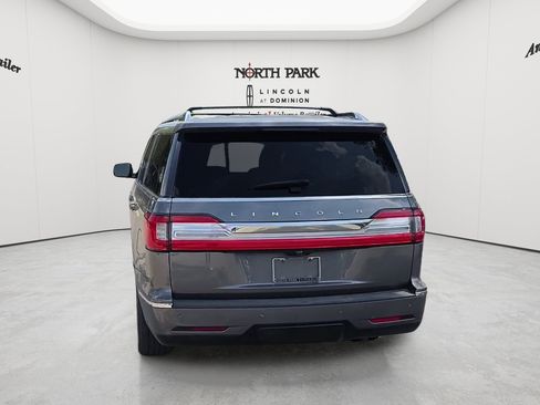 Used 2021 Lincoln Navigator L Reserve w/ Luxury Package AWD/4WD image 4