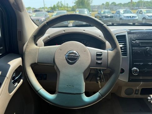 Used 2010 Nissan Frontier SE RWD image 15