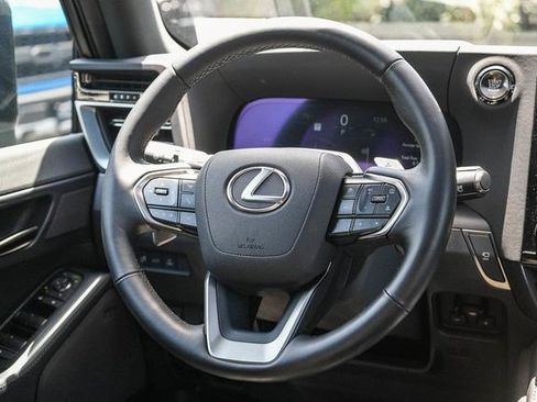 Used 2025 Lexus GX 550 AWD/4WD image 15