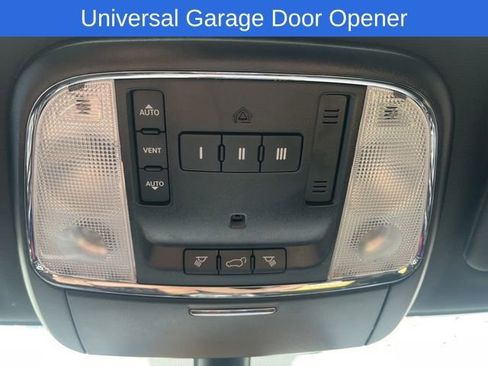 Used 2019 Jeep Grand Cherokee Altitude image 9