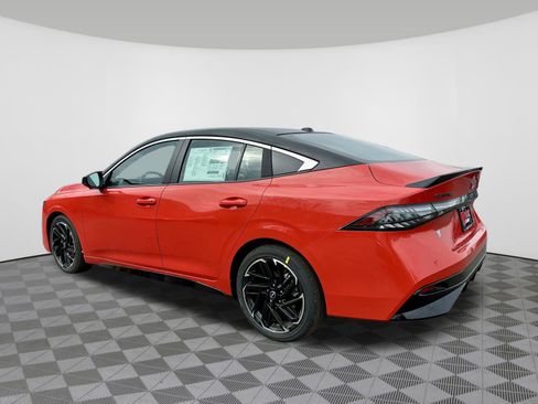 New 2026 Nissan Sentra SR w/ SR Premium Package FWD image 17