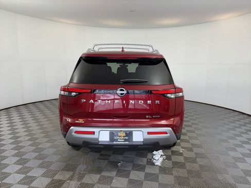 Used 2024 Nissan Pathfinder SL image 14
