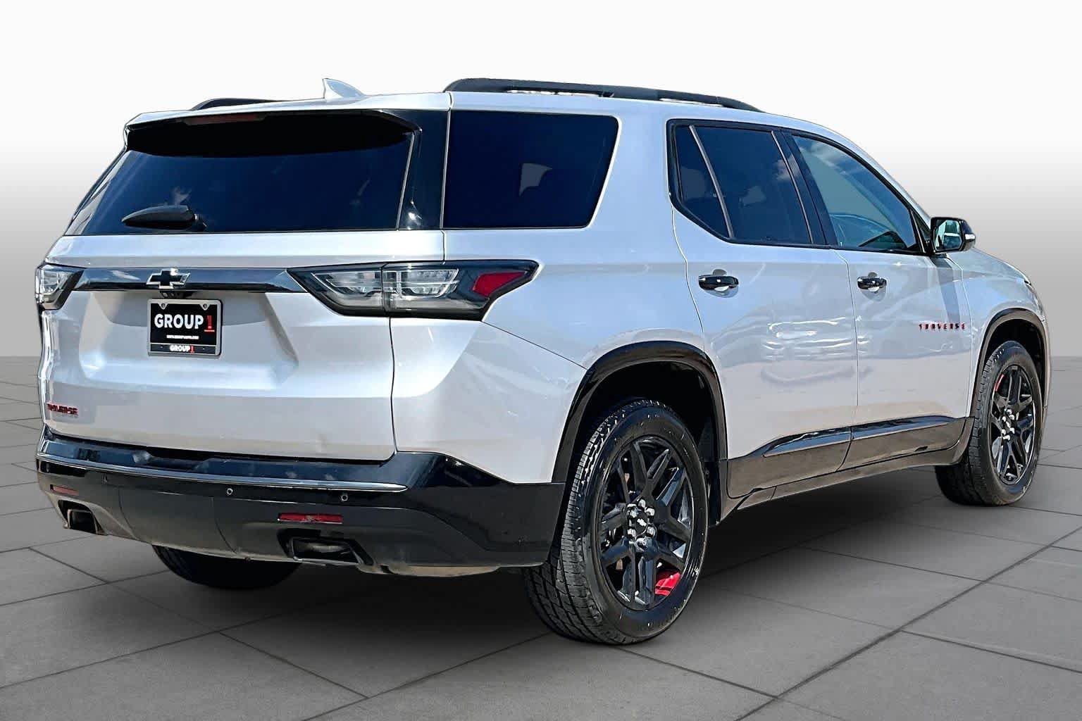 Used 2020 Chevrolet Traverse Premier w/ Redline Edition FWD image 13