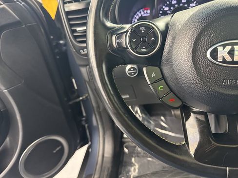 Used 2014 Kia Soul + w/ Primo Package FWD image 24