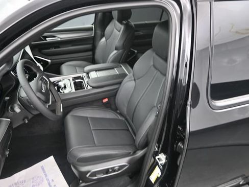 New 2026 Jeep Grand Wagoneer Limited AWD/4WD image 11