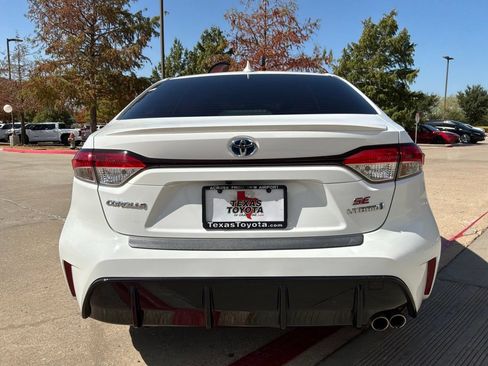 Used 2024 Toyota Corolla SE w/ SE Package FWD image 7