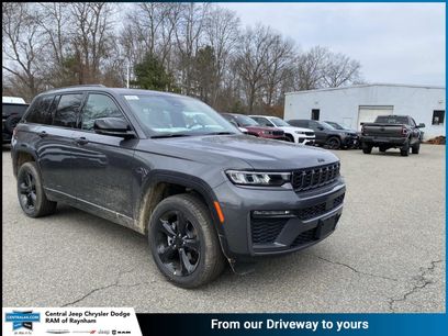 New 2026 Jeep Grand Cherokee Limited w/ Limited Altitude Package