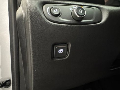 Used 2022 Chevrolet Blazer LT FWD image 19