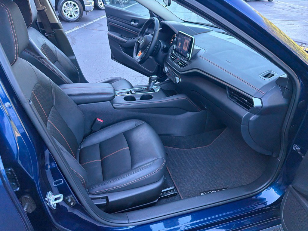 Used 2021 Nissan Altima 2.5 SR w/ SR Premium Package AWD/4WD image 16