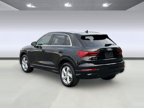 Used 2020 Audi Q3 2.0T Premium w/ Convenience Package AWD/4WD image 3