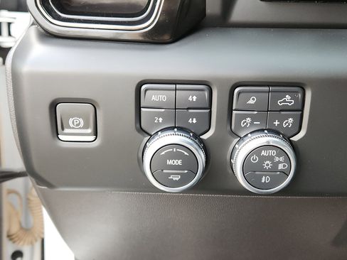 Used 2023 GMC Sierra 1500 AT4 w/ AT4 Premium Package image 20