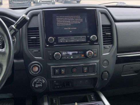 Used 2023 Nissan Titan SV w/ SV Convenience Package AWD/4WD image 7