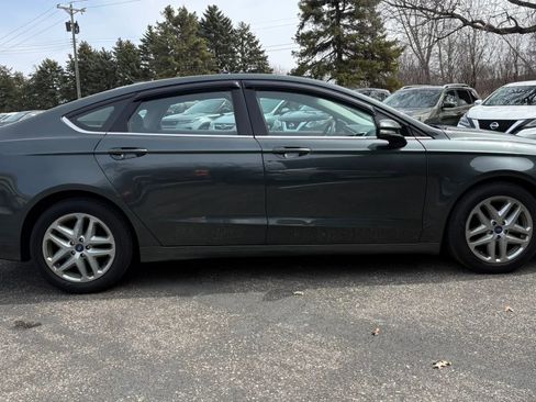Used 2016 Ford Fusion SE image 11