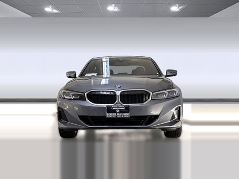 Used 2023 BMW 330i Sedan w/ Driving Assistance Package image 5