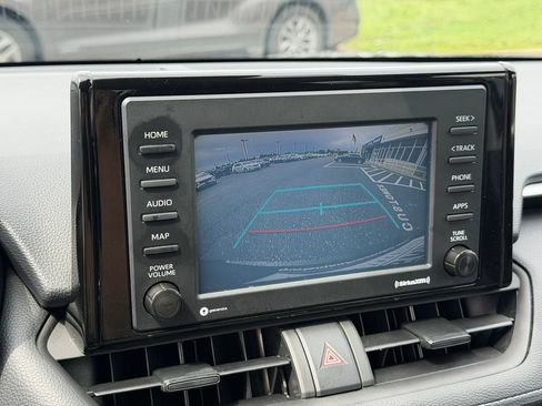 Used 2022 Toyota RAV4 LE AWD/4WD image 26