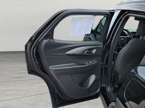 Used 2023 Chevrolet TrailBlazer LT FWD image 19