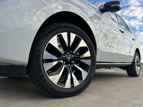 New 2025 Ford Expedition Platinum w/ Driver's Package image 65