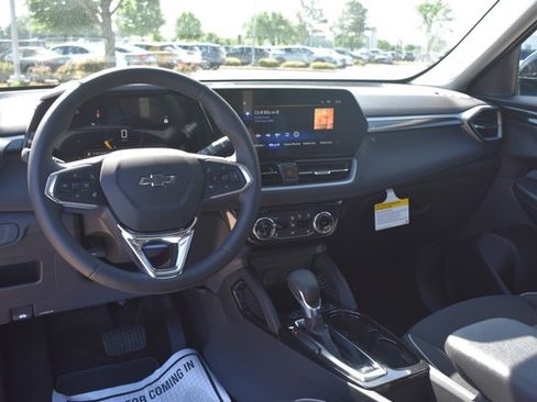 New 2026 Chevrolet TrailBlazer LT w/ Convenience Package FWD image 20