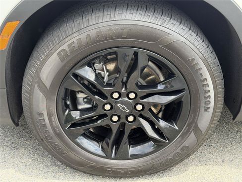 Used 2021 Chevrolet Blazer LT w/ Sound & Technology Package FWD image 39