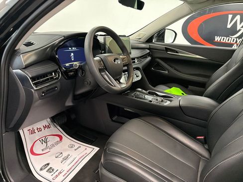 Used 2026 INFINITI QX60 Luxe w/ Cargo Package FWD image 11