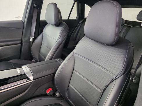 Certified 2025 Mercedes-Benz GLC 300 image 11