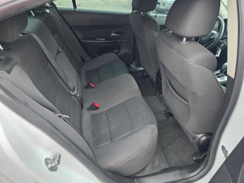 Used 2016 Chevrolet Cruze LT image 8