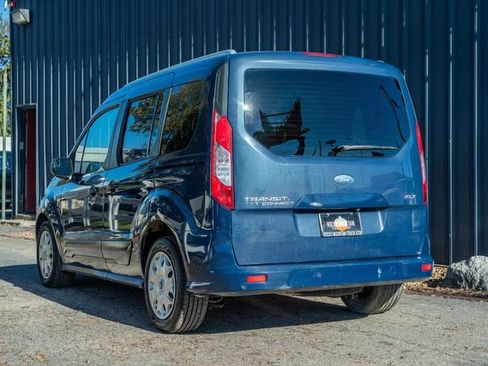 Used 2017 Ford Transit Connect XLT image 4