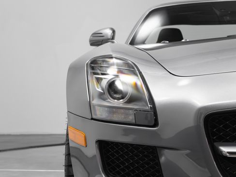 Used 2012 Mercedes-Benz SLS AMG Coupe image 41