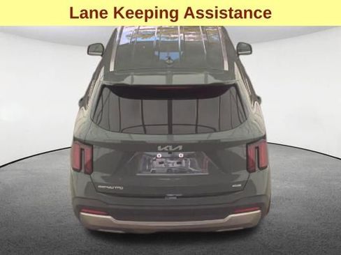 Used 2025 Kia Sorento EX AWD/4WD image 7