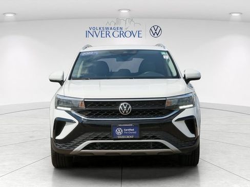 Certified 2022 Volkswagen Taos SE w/ IQ.Drive SE Package AWD/4WD image 2