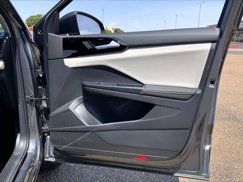 Used 2025 Volkswagen Taos S image 23