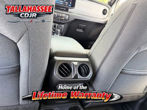 Used 2025 Jeep Gladiator Sport AWD/4WD image 27