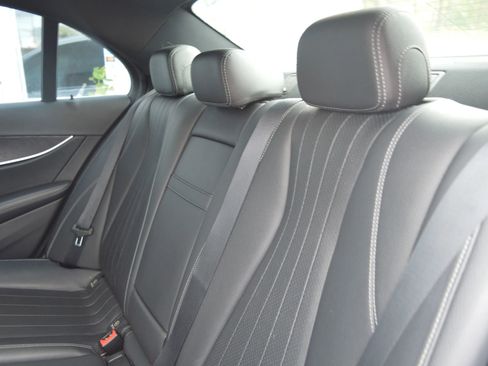 Used 2018 Mercedes-Benz E 300 4MATIC image 15