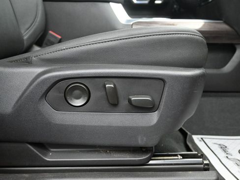 Used 2024 Chevrolet Silverado 2500 LTZ w/ LTZ Premium Package image 12