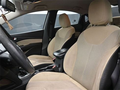 Used 2015 Dodge Dart SXT image 13
