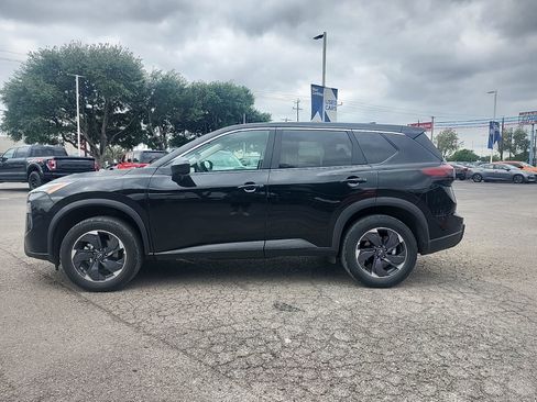 Used 2025 Nissan Rogue SV image 6