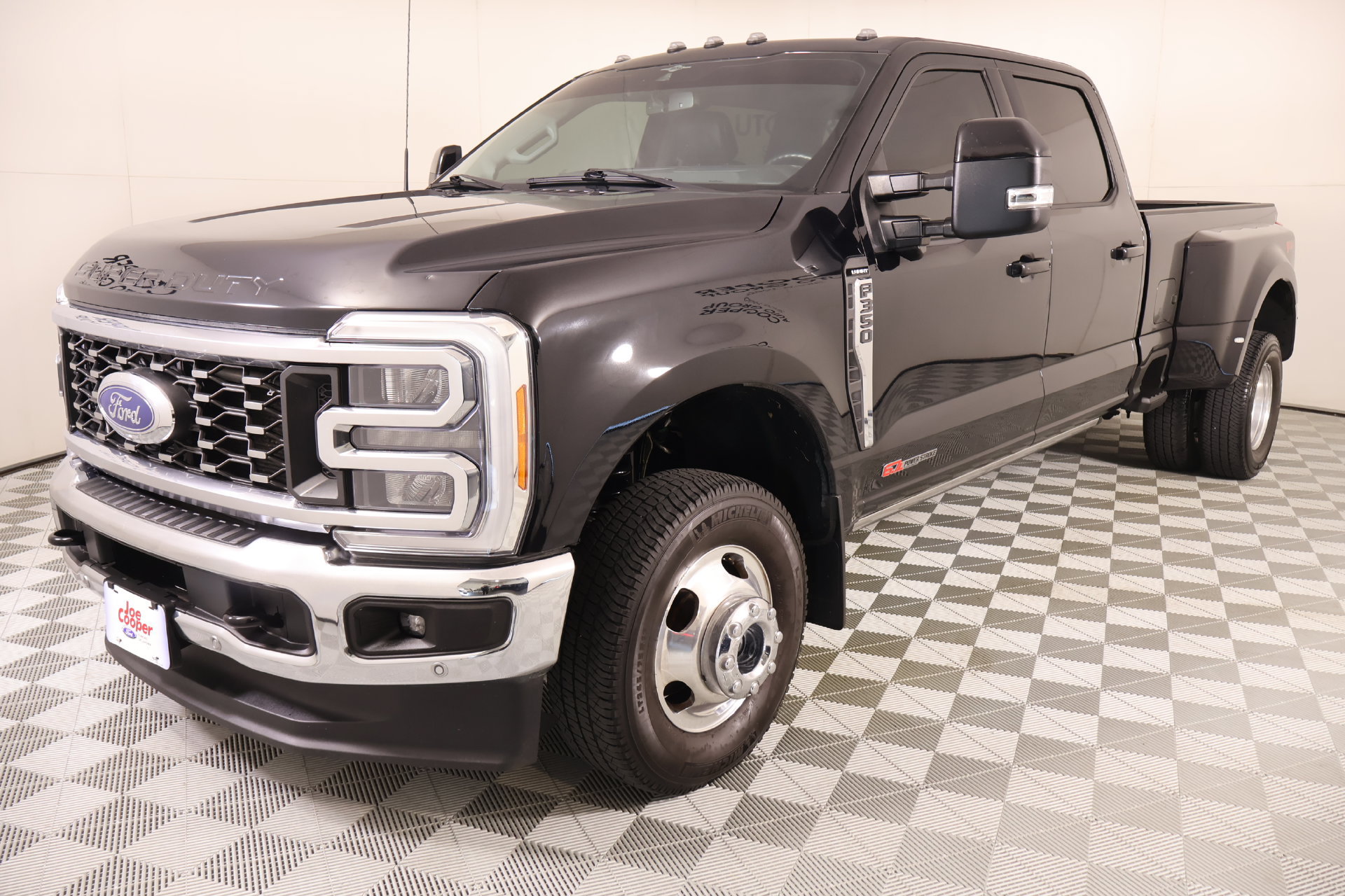 Used 2023 Ford F350 Lariat w/ Lariat Ultimate Package AWD/4WD image 11