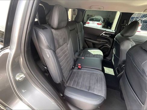 Used 2022 Mitsubishi Outlander SE AWD/4WD image 26