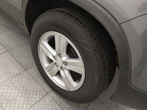 Used 2020 Chevrolet Trax LS FWD image 31