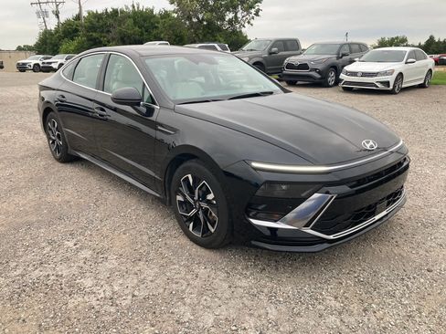 Used 2025 Hyundai Sonata SEL FWD image 9