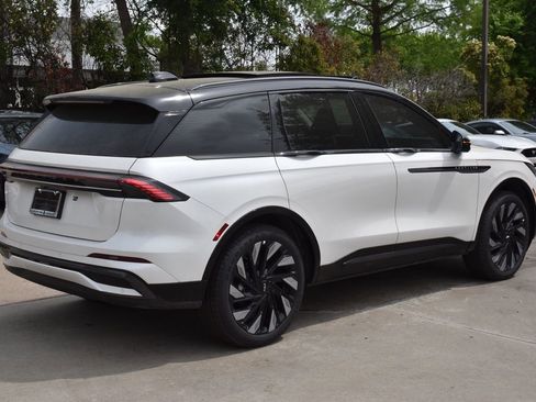 New 2026 Lincoln Nautilus Reserve w/ Jet Appearance Package image 13