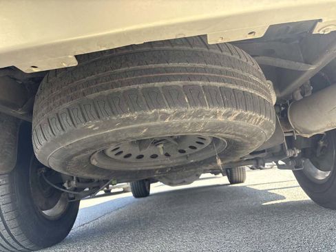 Used 2017 Chevrolet Suburban LT image 15